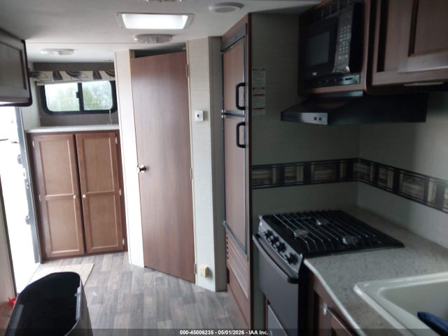 Продажа на аукционе авто 2015 Keystone Rv Bullet Ultra Lite Travel Trailer, vin: 4YDT20425FX425889, номер лота: 45006235