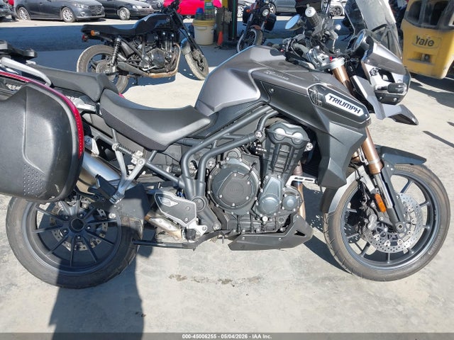 Triumph Motorcycle Tiger Explorer 2015 SMTF02XK0FJ683383 Image 12