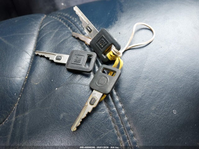 1998 Cadillac Deville Standard მანქანა იყიდება აუქციონზე, vin: 1G6KD54Y3WU746490, აუქციონის ნომერი: 45006306