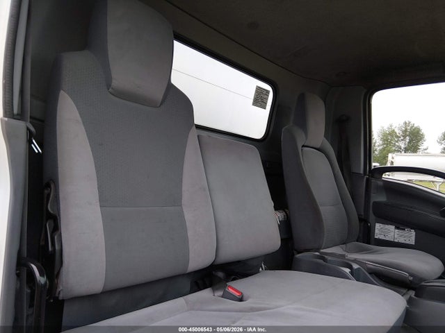 45006543 :رقم المزاد ، JALE5W162H7301187 vin ، 2017 Isuzu Nrr Dsl Reg At مزاد بيع