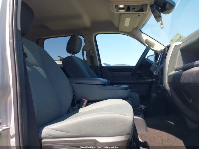 45006588 :رقم المزاد ، 1C6RR7KMXGS402765 vin ، 2016 Ram 1500 Tradesman مزاد بيع