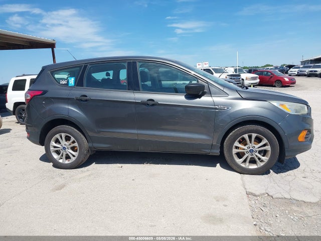 45006609 :رقم المزاد ، 1FMCU0F7XHUC01183 vin ، 2017 Ford Escape S مزاد بيع