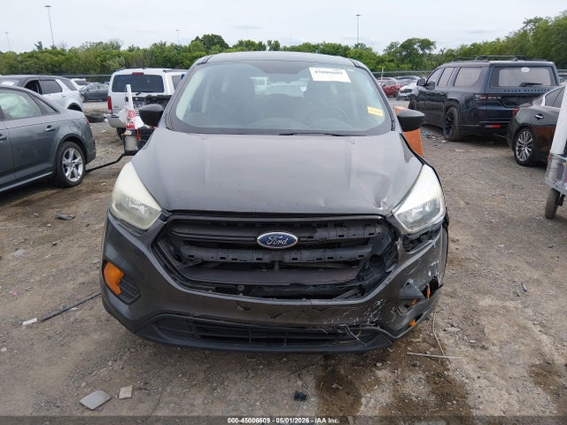 45006609 :رقم المزاد ، 1FMCU0F7XHUC01183 vin ، 2017 Ford Escape S مزاد بيع