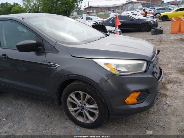 45006609 :رقم المزاد ، 1FMCU0F7XHUC01183 vin ، 2017 Ford Escape S مزاد بيع
