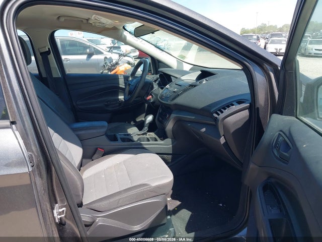 45006609 :رقم المزاد ، 1FMCU0F7XHUC01183 vin ، 2017 Ford Escape S مزاد بيع