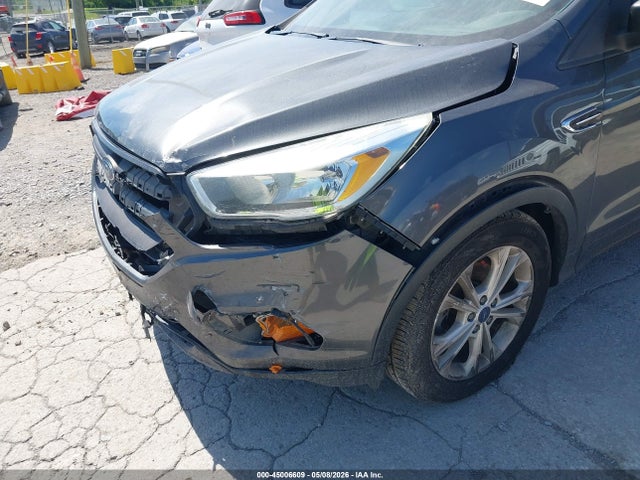 45006609 :رقم المزاد ، 1FMCU0F7XHUC01183 vin ، 2017 Ford Escape S مزاد بيع