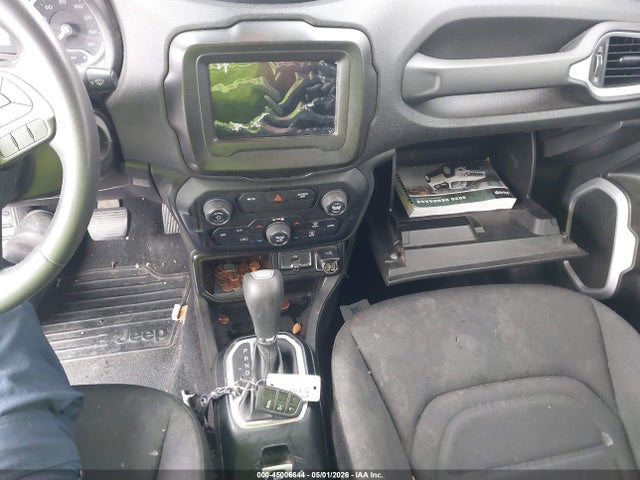 2020 Jeep Renegade Latitude Fwd მანქანა იყიდება აუქციონზე, vin: ZACNJABBXLPL40596, აუქციონის ნომერი: 45006644