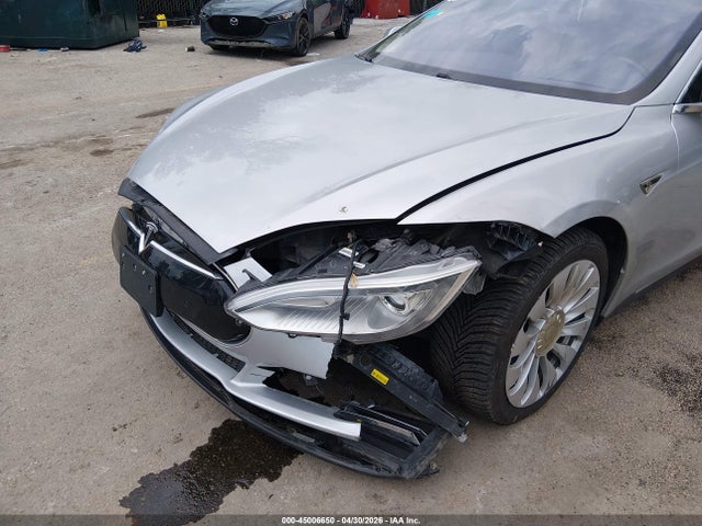 Tesla Model S P85 2014 5YJSA1H18EFP45354 Image 19
