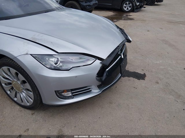 Tesla Model S P85 2014 5YJSA1H18EFP45354 Image 20