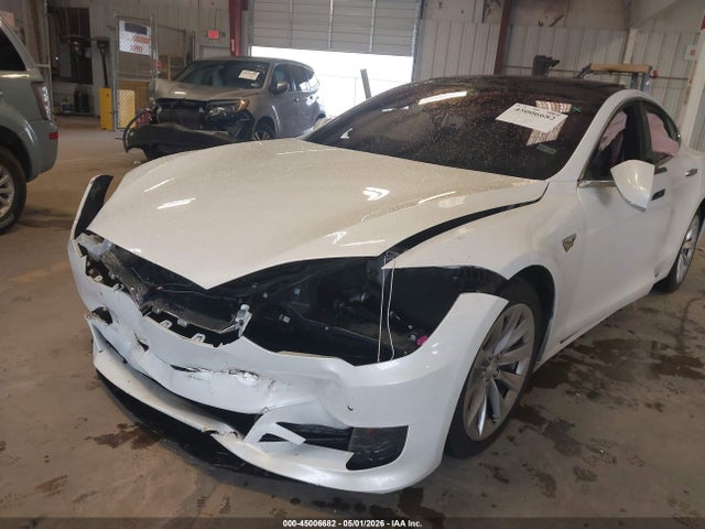 Tesla Model S 60/75 2017 5YJSA1E10HF186150 Image 6