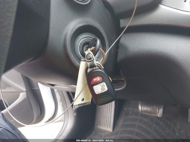 5NPD84LF3JH226961 Hyundai ELANTRA SEL