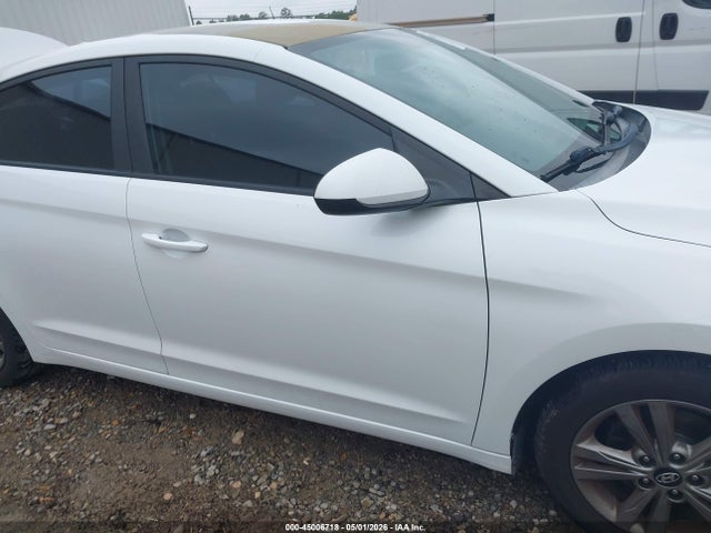 5NPD84LF3JH226961 Hyundai ELANTRA SEL