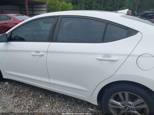 5NPD84LF3JH226961 Hyundai ELANTRA SEL