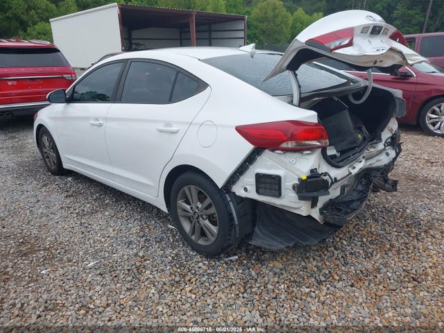5NPD84LF3JH226961 Hyundai ELANTRA SEL