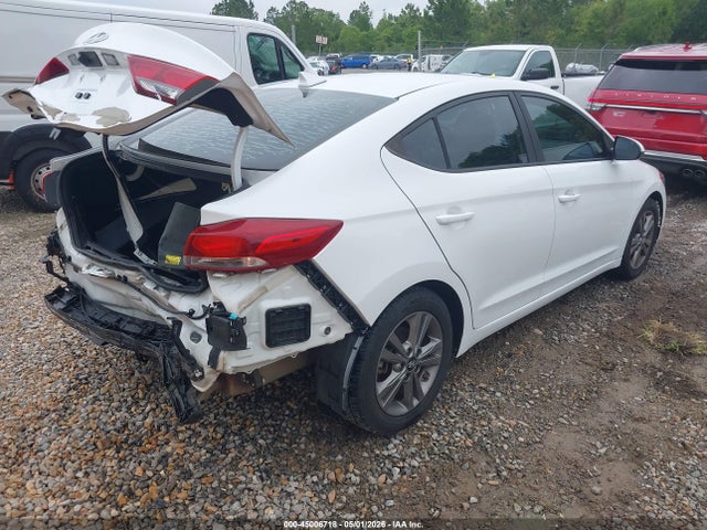 5NPD84LF3JH226961 Hyundai ELANTRA SEL