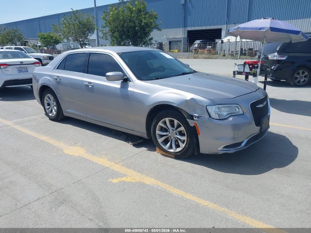 45006742 :رقم المزاد ، 2C3CCAAG2FH838061 vin ، 2015 Chrysler 300 Limited مزاد بيع