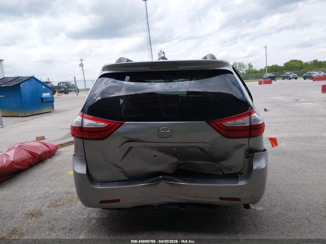 45006768 :رقم المزاد ، 5TDKK3DC5FS574236 vin ، 2015 Toyota Sienna Le 7 Passenger/le 8 Passenger مزاد بيع