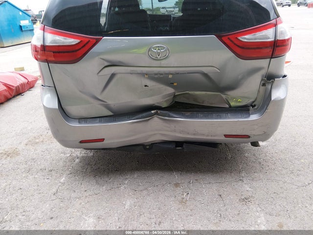 45006768 :رقم المزاد ، 5TDKK3DC5FS574236 vin ، 2015 Toyota Sienna Le 7 Passenger/le 8 Passenger مزاد بيع