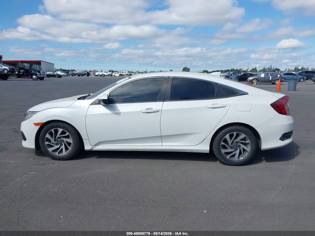Honda CIVIC EX 2018 2HGFC2F77JH542034 Image 14