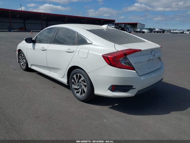 Honda CIVIC EX 2018 2HGFC2F77JH542034 Image 3