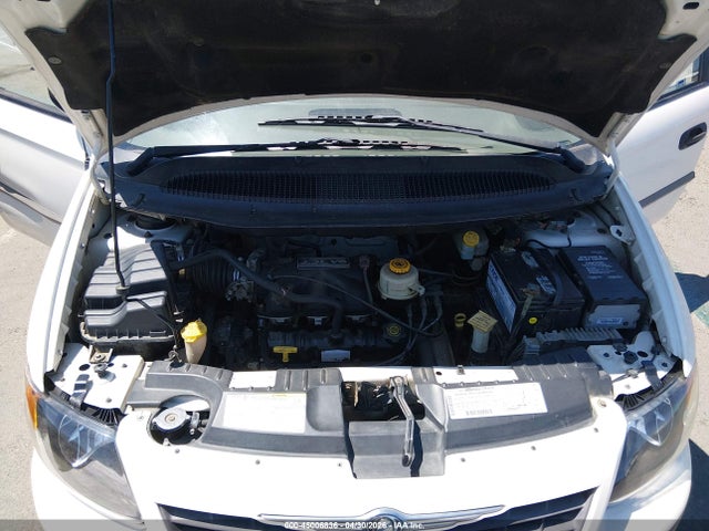 45006836 :رقم المزاد ، 1C8GJ25322B719833 vin ، 2002 Chrysler Voyager مزاد بيع