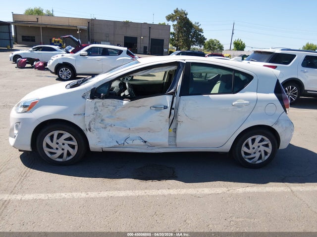 JTDKDTB34F1099897 Toyota Prius C Four/one/three/two