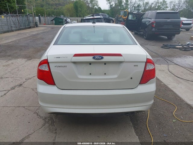45006915 :رقم المزاد ، 3FAHP0HA2BR120158 vin ، 2011 Ford Fusion Se مزاد بيع