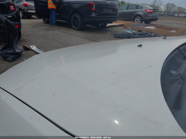 45006915 :رقم المزاد ، 3FAHP0HA2BR120158 vin ، 2011 Ford Fusion Se مزاد بيع