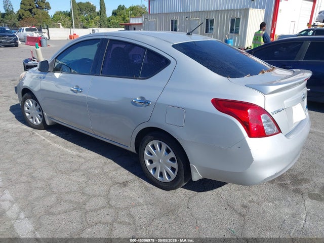 Nissan Versa 1.6 Sv 2014 3N1CN7AP7EK462013 Image 3
