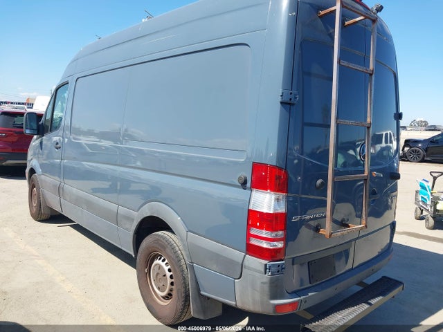 45006979 :رقم المزاد ، WD3PE7CD9JP645076 vin ، 2018 Mercedes-benz Sprinter 2500 Standard Roof V6 مزاد بيع