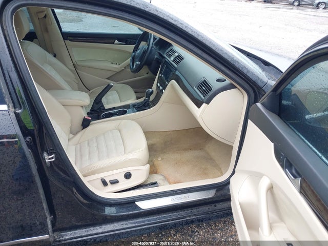 45007037 :رقم المزاد ، 1VWCS7A38FC065367 vin ، 2015 Volkswagen Passat 1.8t Sel Premium مزاد بيع
