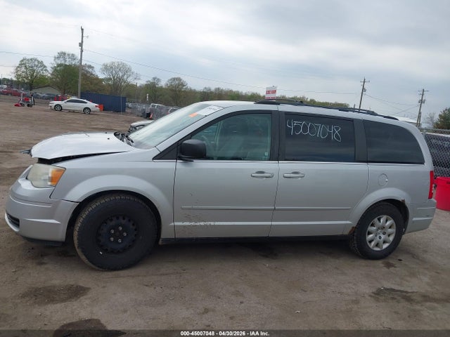 Продаж на аукціоні авто 2010 Chrysler Town & Country Lx, vin: 2A4RR4DE4AR109900, номер лоту: 45007048