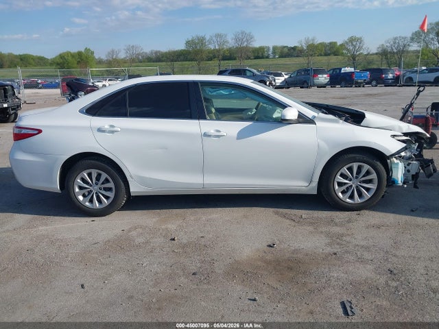 2015 Toyota Camry მანქანა იყიდება აუქციონზე, vin: 4T4BF1FK2FR514263, აუქციონის ნომერი: 45007095