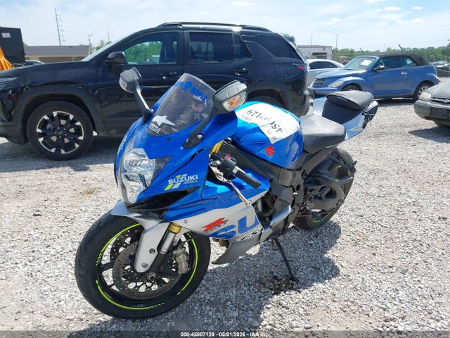 Suzuki GSX-R750 2021 JS1GR7MA9M7100136 Image 2