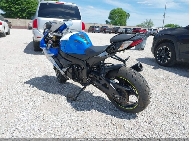 Suzuki GSX-R750 2021 JS1GR7MA9M7100136 Image 3