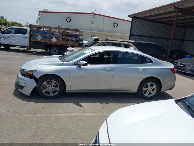1G1ZD5ST8NF157823 Chevrolet Malibu Fwd Lt