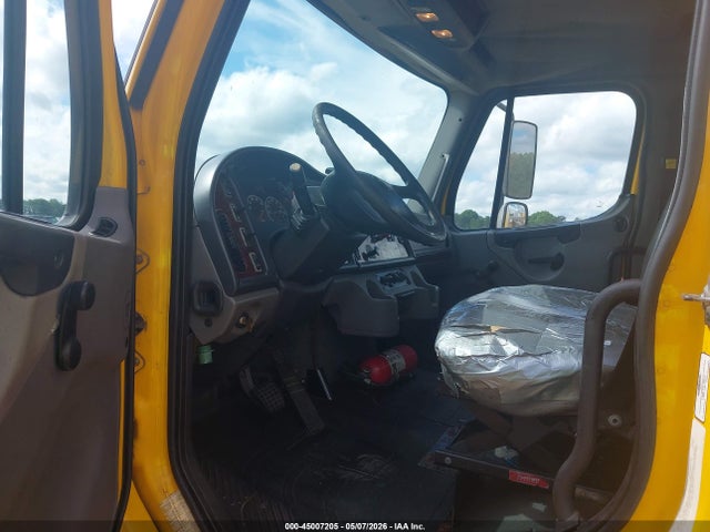 Продажа на аукционе авто 2013 Freightliner M2 106 Medium Duty, vin: 1FVACWDT3DDBV0113, номер лота: 45007205