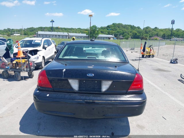 2005 Ford Crown Victoria Police მანქანა იყიდება აუქციონზე, vin: 2FAFP71W45X115538, აუქციონის ნომერი: 45007312