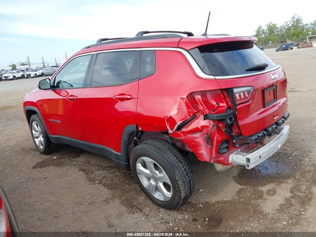 3C4NJCBBXJT227297 Jeep Compass Latitude Fwd