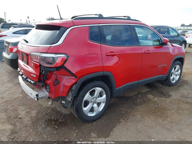 3C4NJCBBXJT227297 Jeep Compass Latitude Fwd
