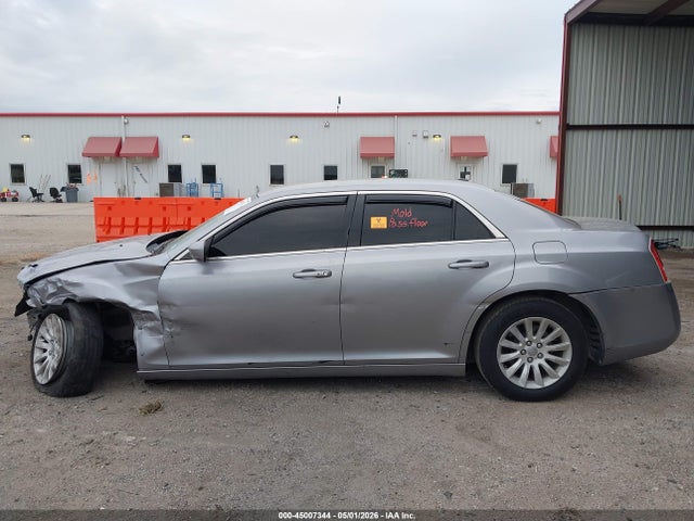 2014 Chrysler 300 მანქანა იყიდება აუქციონზე, vin: 2C3CCAAG5EH377565, აუქციონის ნომერი: 45007344
