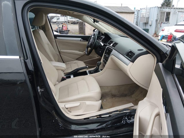 2012 Volkswagen Passat 2.5l Se მანქანა იყიდება აუქციონზე, vin: 1VWBP7A34CC049028, აუქციონის ნომერი: 45007345