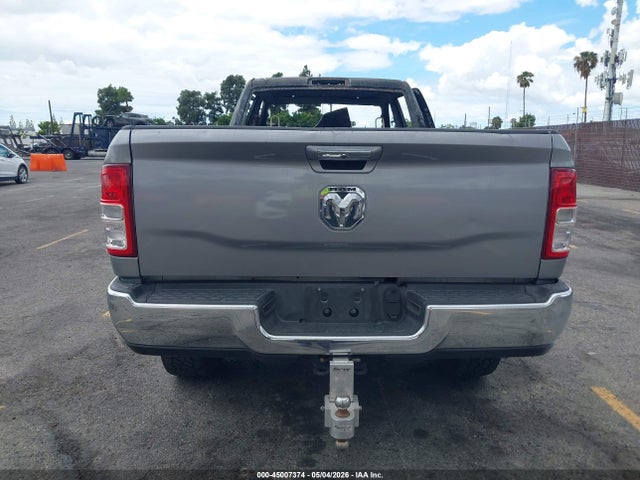 45007374 :رقم المزاد ، 3C6UR5JL3KG626290 vin ، 2019 Ram 2500 مزاد بيع