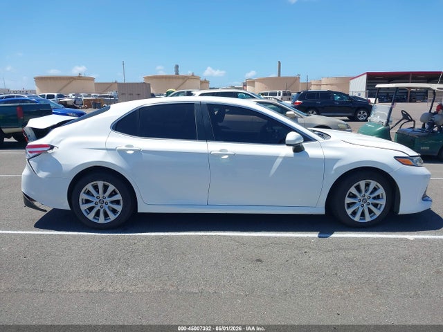 45007382 :رقم المزاد ، 4T1C11AK7LU311918 vin ، 2020 Toyota Camry Le مزاد بيع
