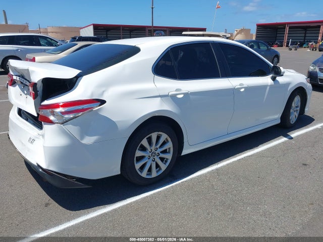 45007382 :رقم المزاد ، 4T1C11AK7LU311918 vin ، 2020 Toyota Camry Le مزاد بيع