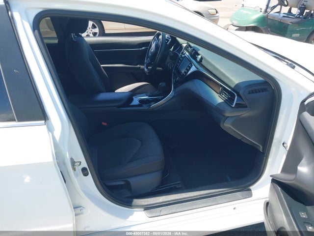 45007382 :رقم المزاد ، 4T1C11AK7LU311918 vin ، 2020 Toyota Camry Le مزاد بيع