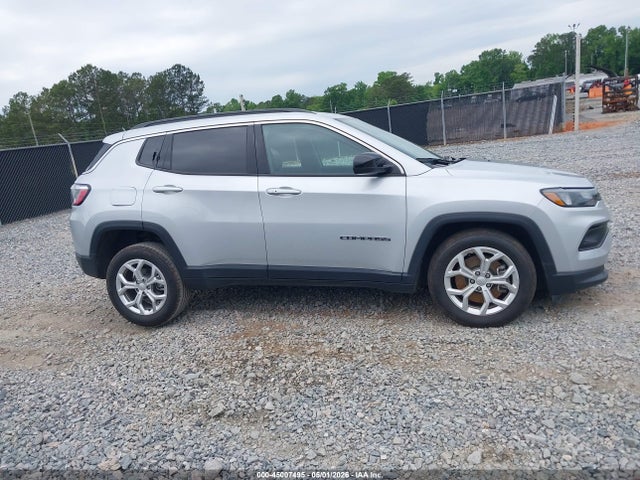 2024 Jeep Compass Latitude 4x4 მანქანა იყიდება აუქციონზე, vin: 3C4NJDBN6RT117990, აუქციონის ნომერი: 45007495