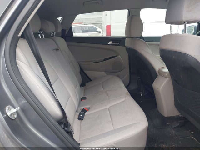 KM8J23A46KU943941 Hyundai TUCSON SE