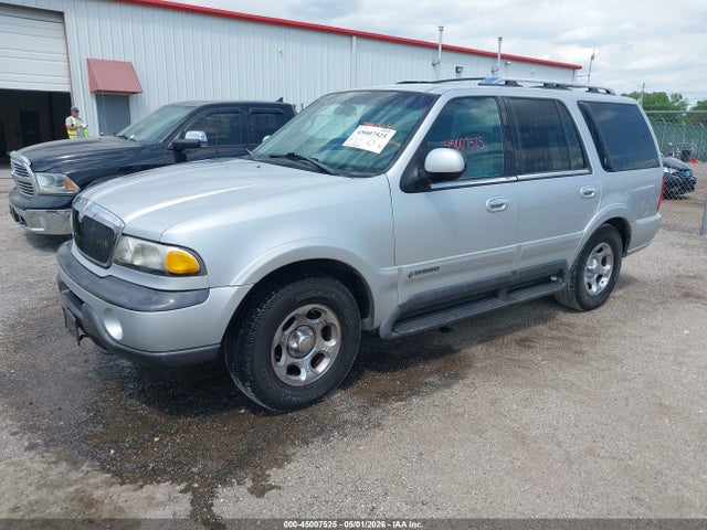 Продажа на аукционе авто 1998 Lincoln Navigator, vin: 5LMPU28LXWLJ51442, номер лота: 45007525