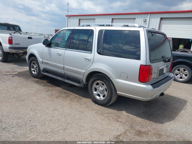 Продажа на аукционе авто 1998 Lincoln Navigator, vin: 5LMPU28LXWLJ51442, номер лота: 45007525
